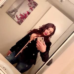 Meet your Posher, Iris